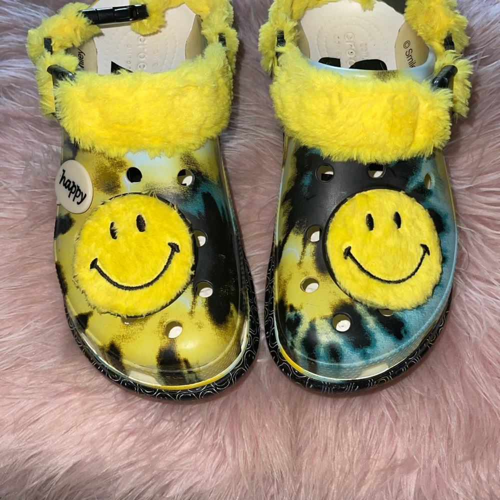 Smiley Bae Crocs - Picture 4 of 4